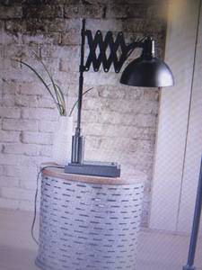 lot 184 image: Expandable Desk Lamp open box Retai...
