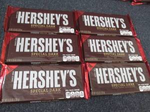 lot 288 image: 6- 4.25 oz Bars Hersheys Special D...