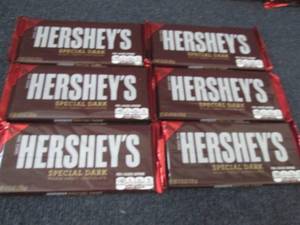 lot 289 image: 6- 4.25 oz Bars Hersheys Special D...