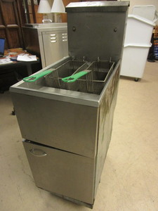 lot 504 image: STAINLESS STEEL DEEP FRYER