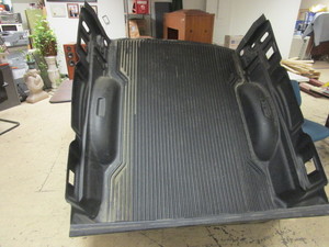 lot 540 image: RUGGED LINER TRUCK BED LINER - FORD F-150