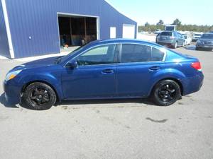 lot 4 image: 2010 Subaru Legacy LTD AWD