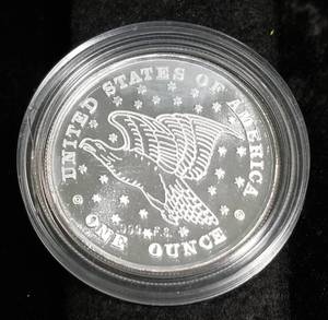 lot 45 image: 1 TROY OZ. .999 FINE SILVER LIBERTY ROUND IN AIRTITE