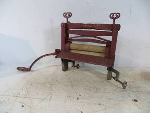 VINTAGE Hand Wringer