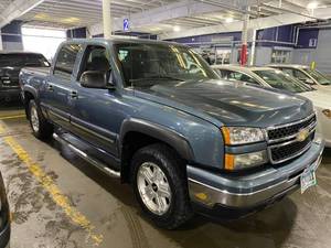 lot 6 image: 2006 Chevrolet Silverado Z71 4x4