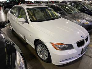 lot 17 image: 2006 BMW 325xi