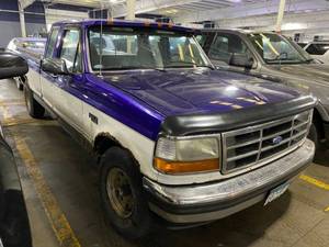 lot 19 image: 1995 Ford F-150 XLT 4x4