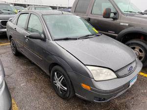 lot 21 image: 2006 Ford Focus ZX4