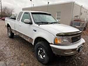 lot 24 image: 1996 Ford F-150 XLT 4x4