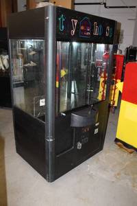 lot 141 image: Toy House Rainbow Claw Machine Crane Game