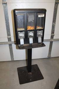 lot 161 image: Bulk Candy 3-Head Dispenser Stand $.25