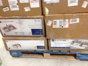 lot 55 image: Pallet Bathroom and Kitchen assorted Items - review pictures mostly all are in new conditions