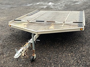 lot 10 image: 1998 Sled Bed Snowmobile Trailer