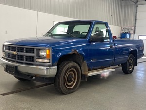 lot 9 image: 1997 Chevrolet Silverado WT 1500