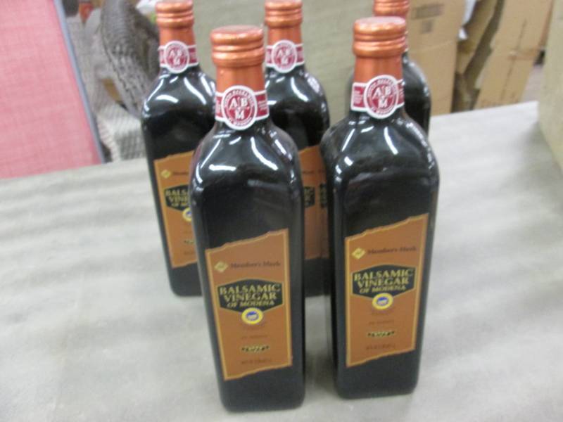 lot 351 image: 10 bottles of Members Mark balsamic vinegar, dated 6-2020