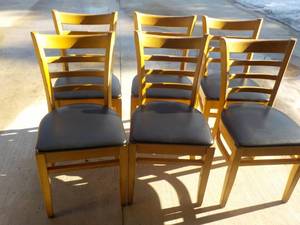 lot 5 image: Set of 6 Chairs...