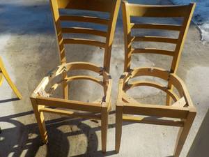 lot 6 image: Set of 2 Chairs- no cushions would...