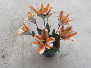 lot 13 image: Metal Flowers on Metal Stand 20 Hi...