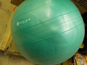 lot 31 image: Exercise ball,blanket,shelf,and clo...