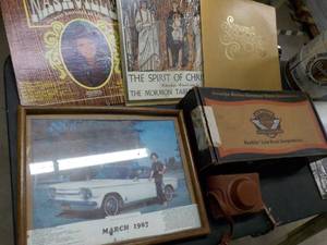 lot 53 image: lot of vintage items...