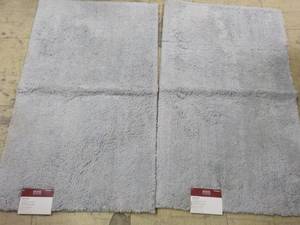 lot 76 image: Set of 2 Home Decorators Collection...
