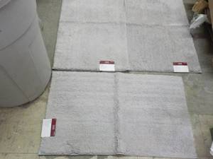 lot 79 image: Set of 3 Home Decorators Collection...