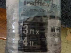 lot 89 image: 3 ft x 4 ft Commercial Mat...