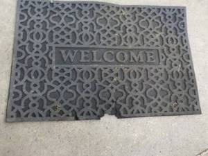 lot 96 image: 2 ft x 3 ft Welcome Mat-Slightly da...
