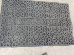 lot 97 image: 2 ft x 3 ft Welcome Mat-Slightly da...