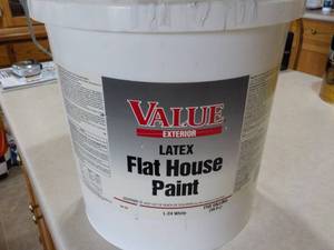 lot 136 image: Value Exterior Flat House Paint-gue...