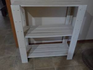 lot 152 image: Wood Shelving 31 x 34 x 13...