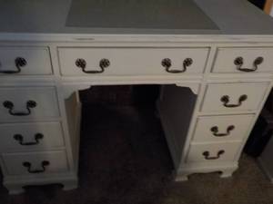lot 170 image: Desk and Chair 43 x 22 x 31...
