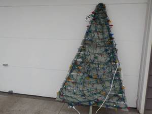 lot 185 image: Wood Xmas Tree- 45 wide  at base 6...