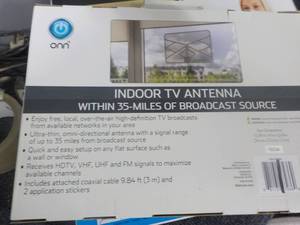 lot 202 image: Set of 2 Indoor TV Antennas...