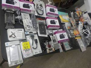 lot 204 image: Electronic Accessories...