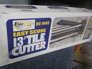 lot 239 image: Florcraft Easy Score 13 Tile Cutte...