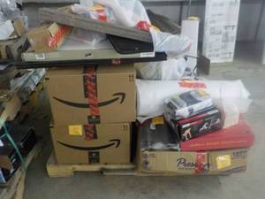 lot 287 image: Pallet of unclaimed merchandise...
