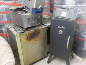 lot 293 image: Smoker and stainless steel Restaura...