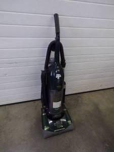 lot 40 image: Dirt Devil Bag less Vacuum