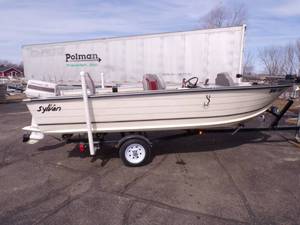 lot 1 image: 1980 Sylvan Sea Monster 16ft Boat with 1980 Johnson 35 hp 2 stroke outboard motor and 1979 Trail- R- Craft boat trailer