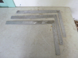 lot 11 image: 3 Squares