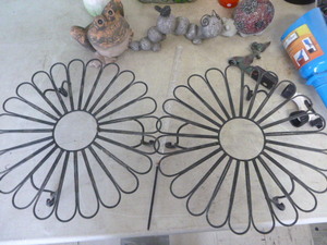 lot 20 image: OutdoorGarden Items