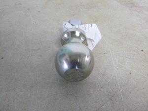 lot 24 image: 2 516 Tow Ball