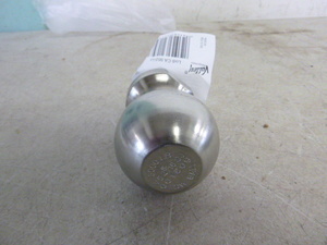 lot 26 image: 2 516 Tow Ball