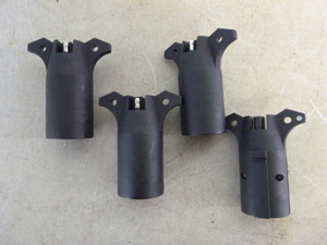 lot 36 image: 4 Adapters 7 Pin to 4 Pin