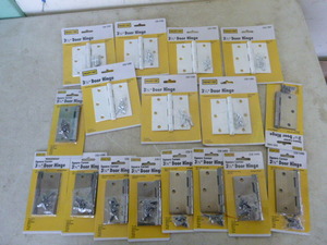 lot 135 image: Door Hinges