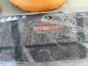 lot 142 image: Mossy Oak Predator Shooting Mat and Seat Cushion