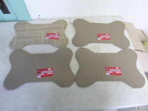 lot 197 image: 4 Pampered Pooch Food and Water Bowl Mats