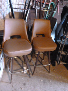 lot 211 image: 6 Bar Stools