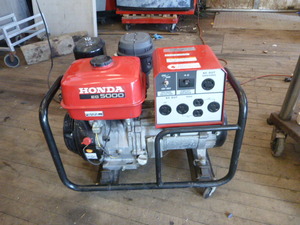 lot 1 image: Honda EG5000 Generator